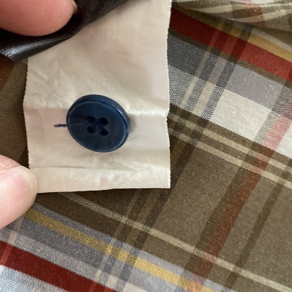 Merrell Large Short Sleeve Button Up Shirt - Picture 7 of 8